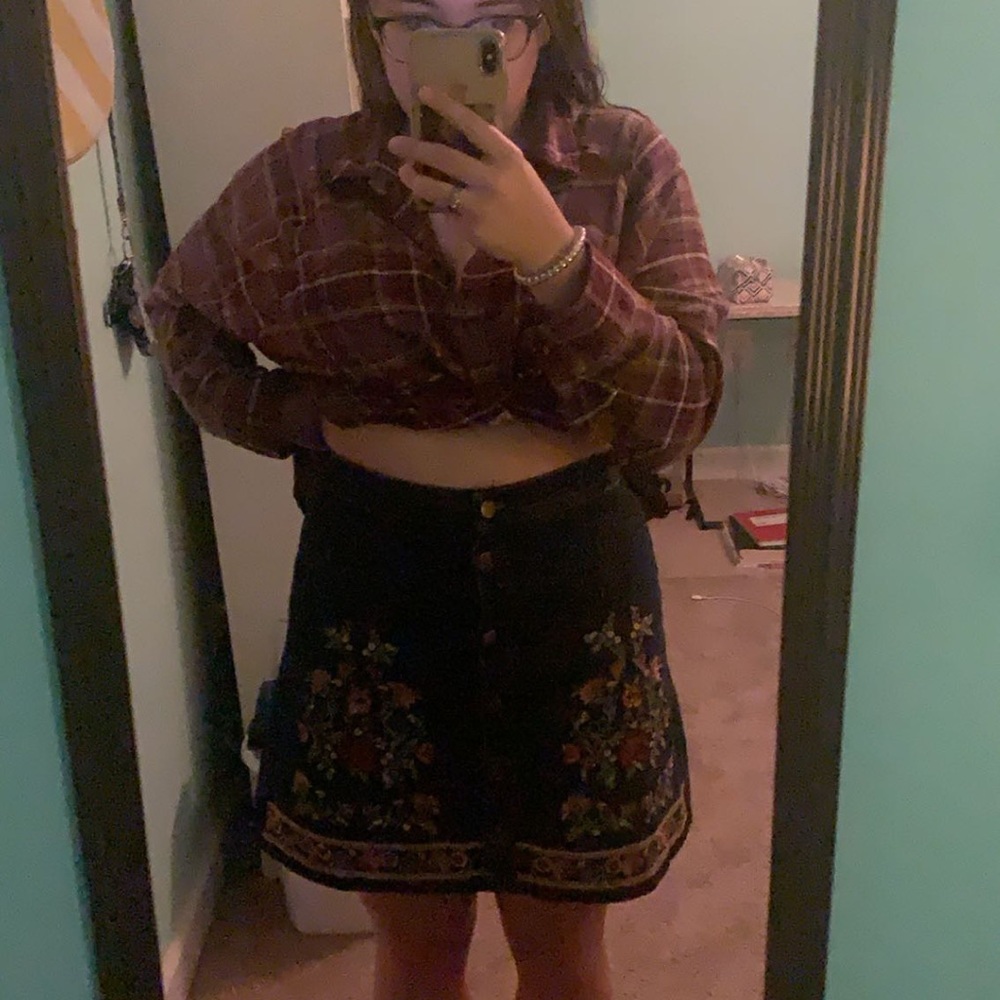 SOLD Francesca’s Embroidered Jean Skirt - Picture 8 of 9